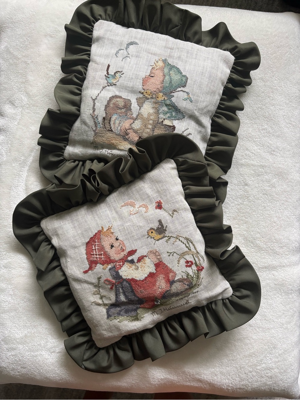 Vintage Handmade Needlepoint Pillow Pair European Country Cottage Ruffle